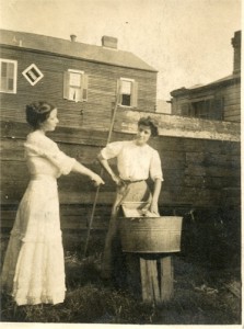 Sisters Alma and Beulah Harrison