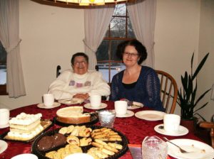 Auntie Phyllis & Michele (appor 2010)